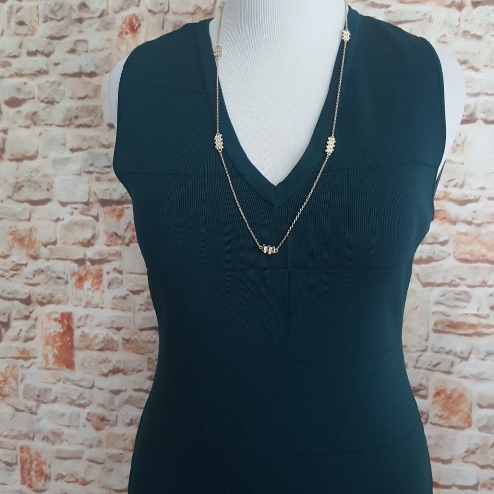 New Vince Camuto Vneck Sleeveless Dress - Picture 2 of 8